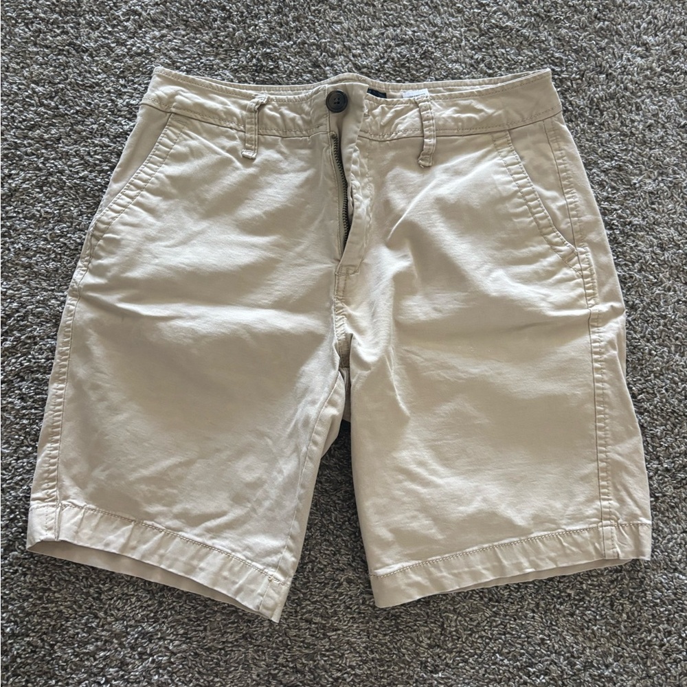 Men’s Aeropostale Light Khaki Shorts - Size: 30